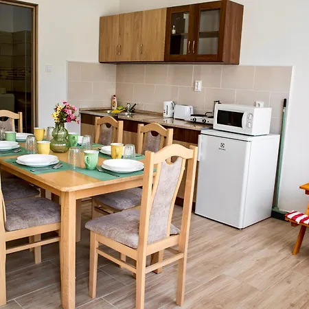 Izisz Apartment