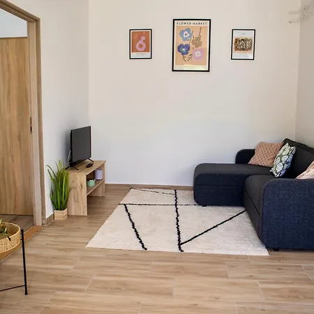 Izisz * Matraterenye