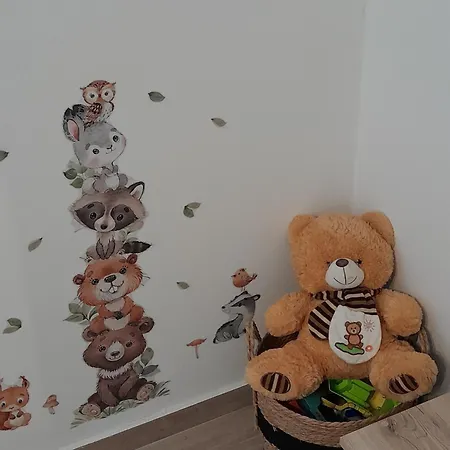 Izisz Apartment *