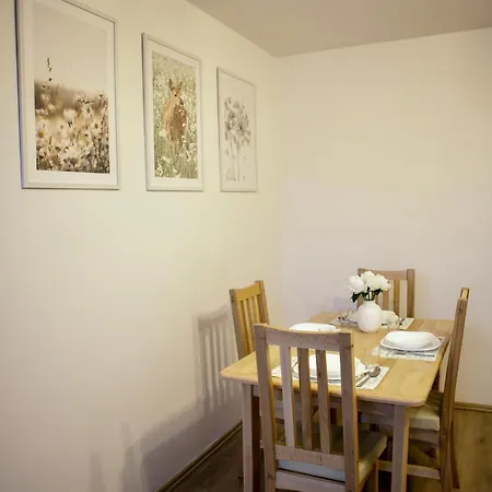 Apartman ízisz *