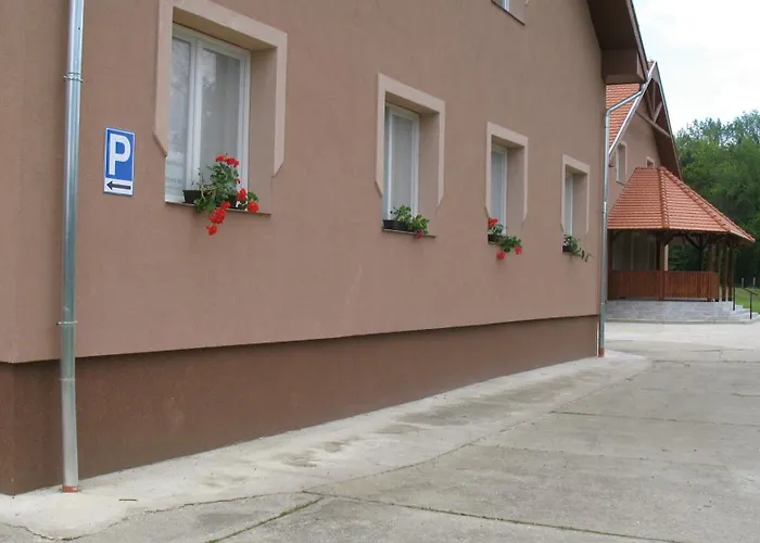 Izisz Lägenhet Matraterenye